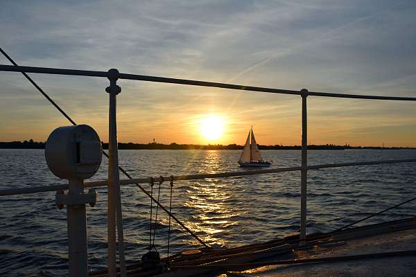 Sonnenuntergang auf der Elbe