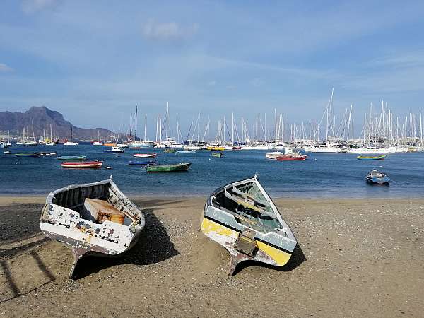 Boote in der Bucht von Mindelo