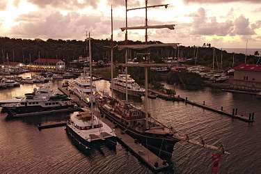 13.01.2022 |  im Hafen von Colón / Panama © Saxi