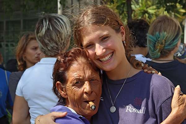 Nika und eine alte Kubanerin