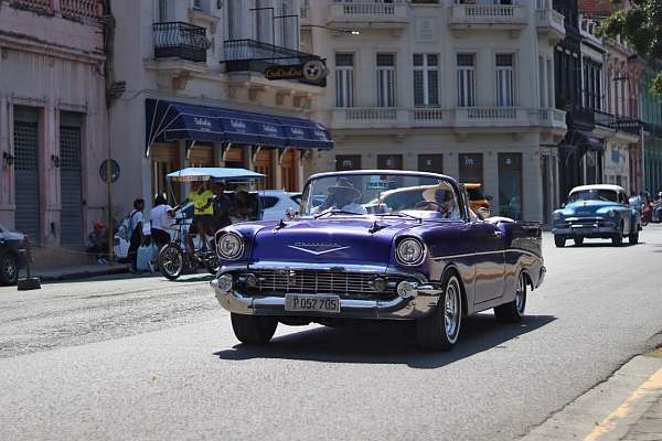 Gepflegte Oldtimer in Havanna