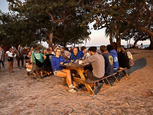 Abendessen am Strand