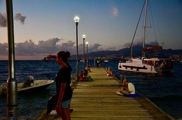 Martinique: Warten auf unser Wassertaxi 