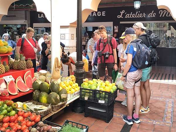 Auf dem Früchtemarkt von Santa Cruz