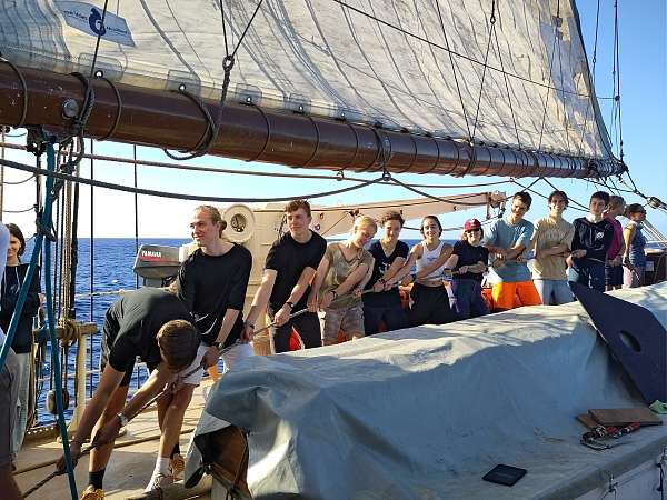 Das Mizzen-Sail wird gesetzt