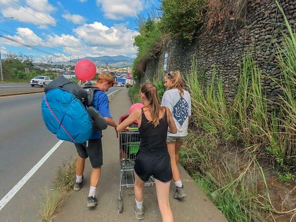 Nach dem Einkaufen in San Isidro