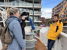 Die Presse interviewt Mateo in Bremerhaven