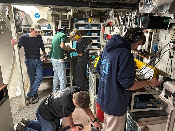 Wir arbeiten fleißig am neuen »Sign In Board«