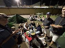 Gemeinsames Abendessen auf dem Campingplatz bei der Mini Expi
