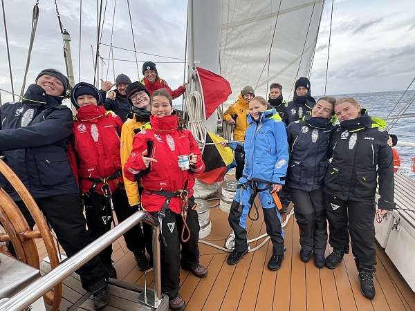 Eine »Bravo«-Flagge von unserem Offizier Antoon 