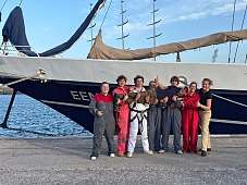 Arbeiten am Schiff mit Godfried