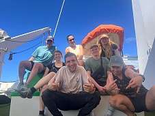 Mentos auf der Fähre