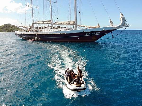 Das tägliche Tendern © Lilly K.