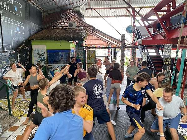 Aggro beim Acro Yoga rauslassen