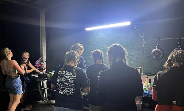 Abendessensvorbereitungen auf dem Campingplatz