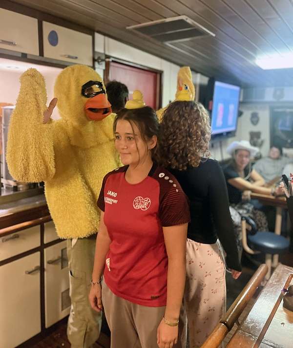 Osterente aka Laurens beschwört Positionen © Becci