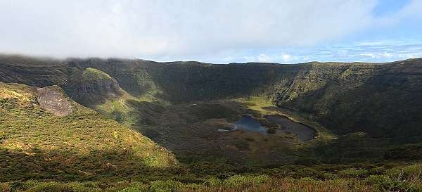 Vulkankrater auf Faial