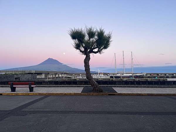 Die Eendracht mit Pico und Mond 