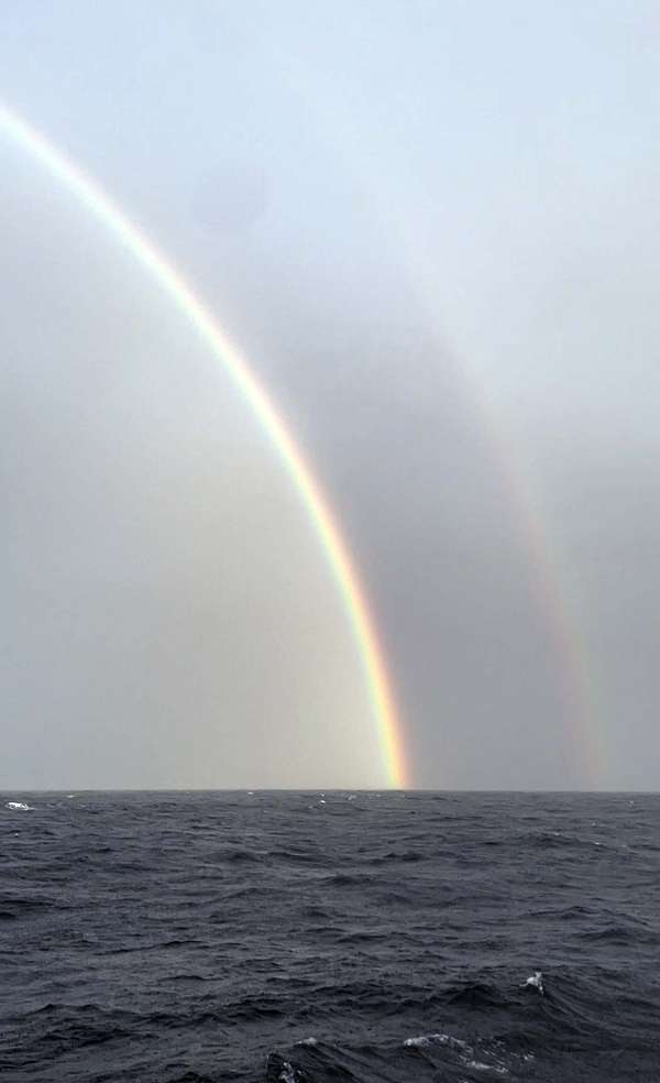 Regenbogen nach Sturm