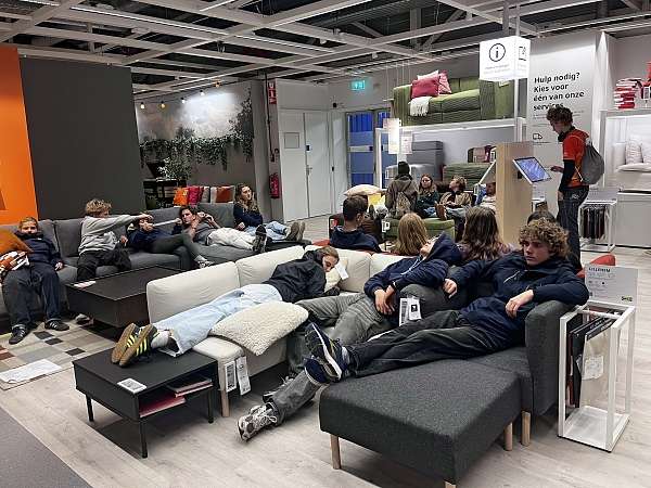 Versteckspiel und relaxen bei IKEA