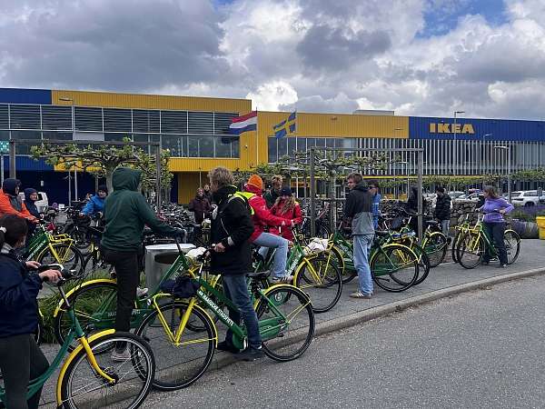 Fahrradausflug ins Möbelhaus