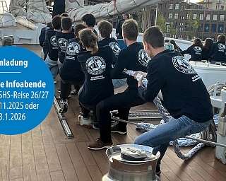 Die Jugendlichen der 33. HSHS-Reise setzen während des Probetörns Segel auf der Eendracht Die Jugendlichen der 33. HSHS-Reise setzen während des Probetörns Segel auf der Eendracht