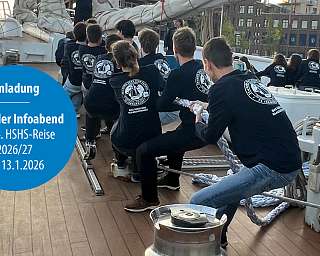 Die Jugendlichen der 33. HSHS-Reise setzen während des Probetörns Segel auf der Eendracht