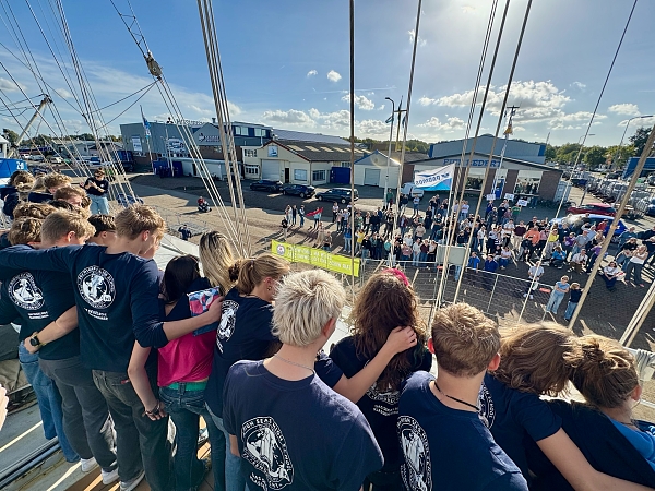 Abschied im Hafen von Stellendam