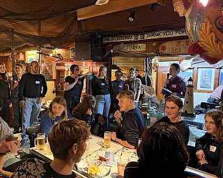 Gute Stimmung bei der Reunion-Party am 7. Oktober 2023 in Bremerhaven © Vici Gute Stimmung bei der Reunion-Party am 7. Oktober 2023 in Bremerhaven