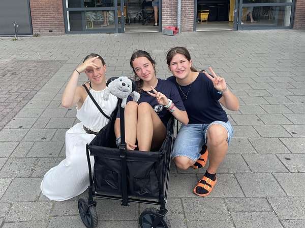 Robbe »Bobby« beim Einkaufen