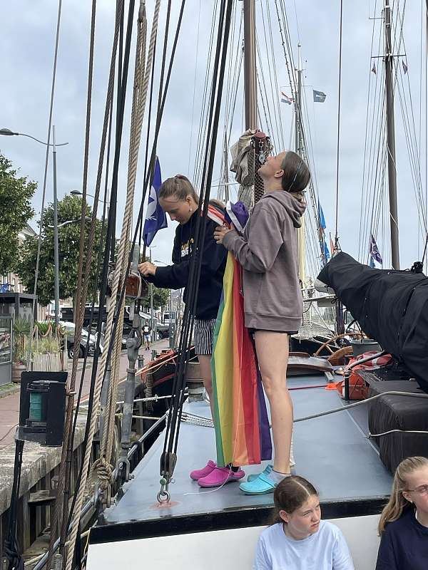 Wir suchen nach einem passenden Platz für die Rainbowflag