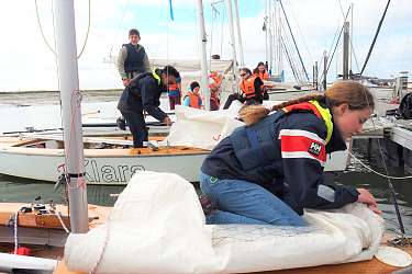 Segelwochen an der Hermann Lietz-Schule Spiekeroog Segelwochen an der Hermann Lietz-Schule Spiekeroog