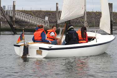 Segelwochen an der Hermann Lietz-Schule Spiekeroog Segelwochen an der Hermann Lietz-Schule Spiekeroog