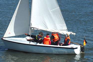 Segelwochen an der Hermann Lietz-Schule Spiekeroog Segelwochen an der Hermann Lietz-Schule Spiekeroog