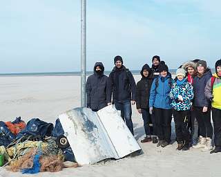 Strandmüll sammeln am Spiekerooger Strand