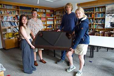 Neuer Spieletisch am Lietz Internat