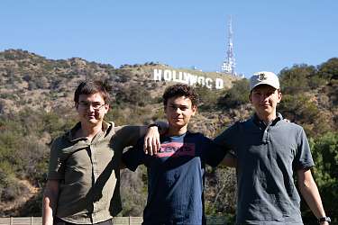Team Curiositum vor dem Hollywood Sign