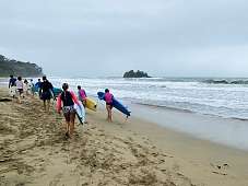 Die Atlantikgruppe auf dem Weg zum Surfen
