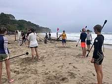 Feuerspiele am Strand noch ohne Feuer