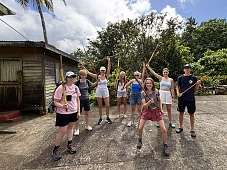 Wir sind bereit uns durch den Dschungel zu schlagen