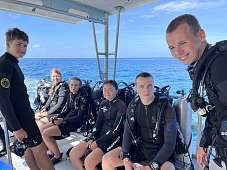 Wir machen uns bereit zum Tauchen