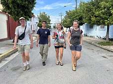 13.3.2026: Das HSHS-Team auf den Straßen von Cienfuegos