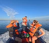 16.3.2026: Mit dem Tender auf dem Weg zur Finca