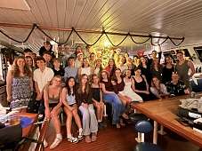 Wir am heiligen Abend in der Messe