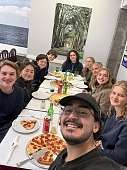 29.4.2026: Die alte und neue Galleygang beim Pizzaessen mit Vicho