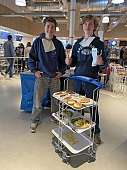 16.5.2026: Lang ersehntes Festmahl bei Ikea für Matthias und Julius